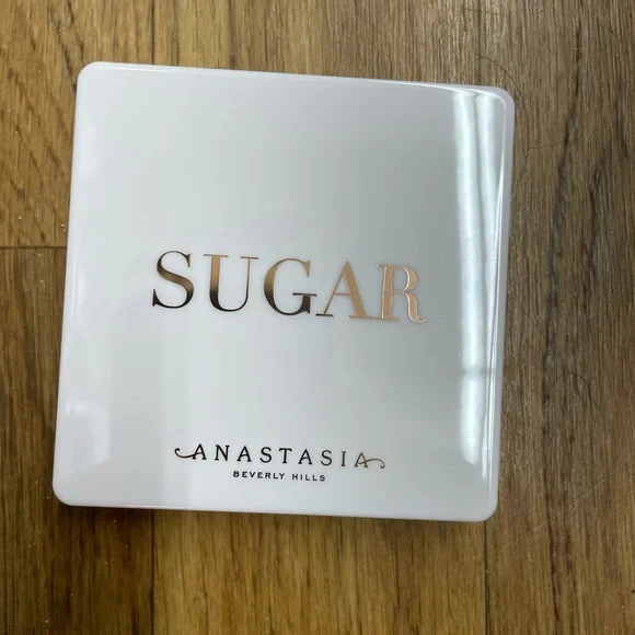 Sugar Eyeshadow Palette - Pink, Brown, Silver, Blue, Purple - Picture 2 of 3